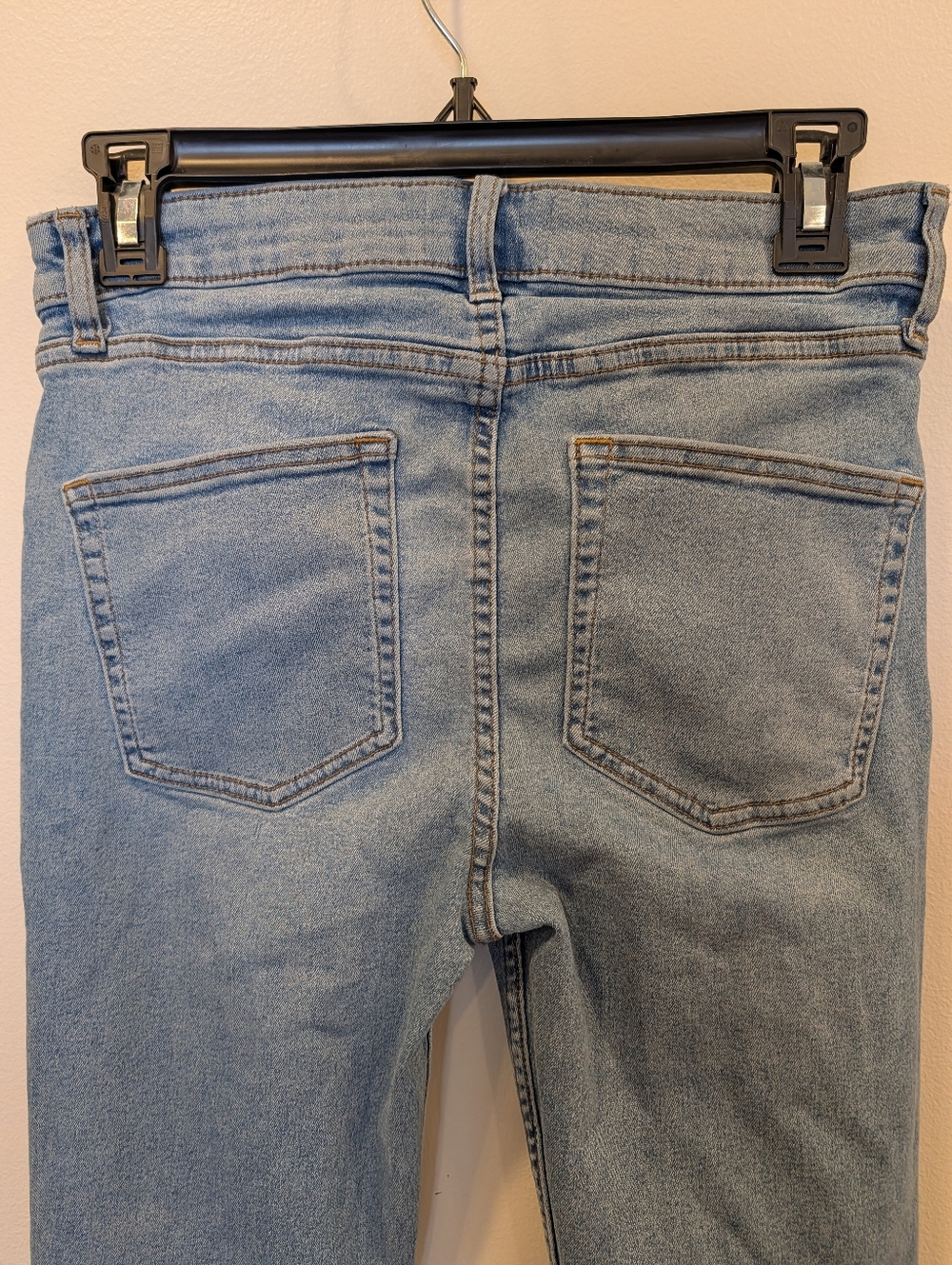 ASOS DESIGN stretch flare jeans in light wash blue - Picture 3 of 6